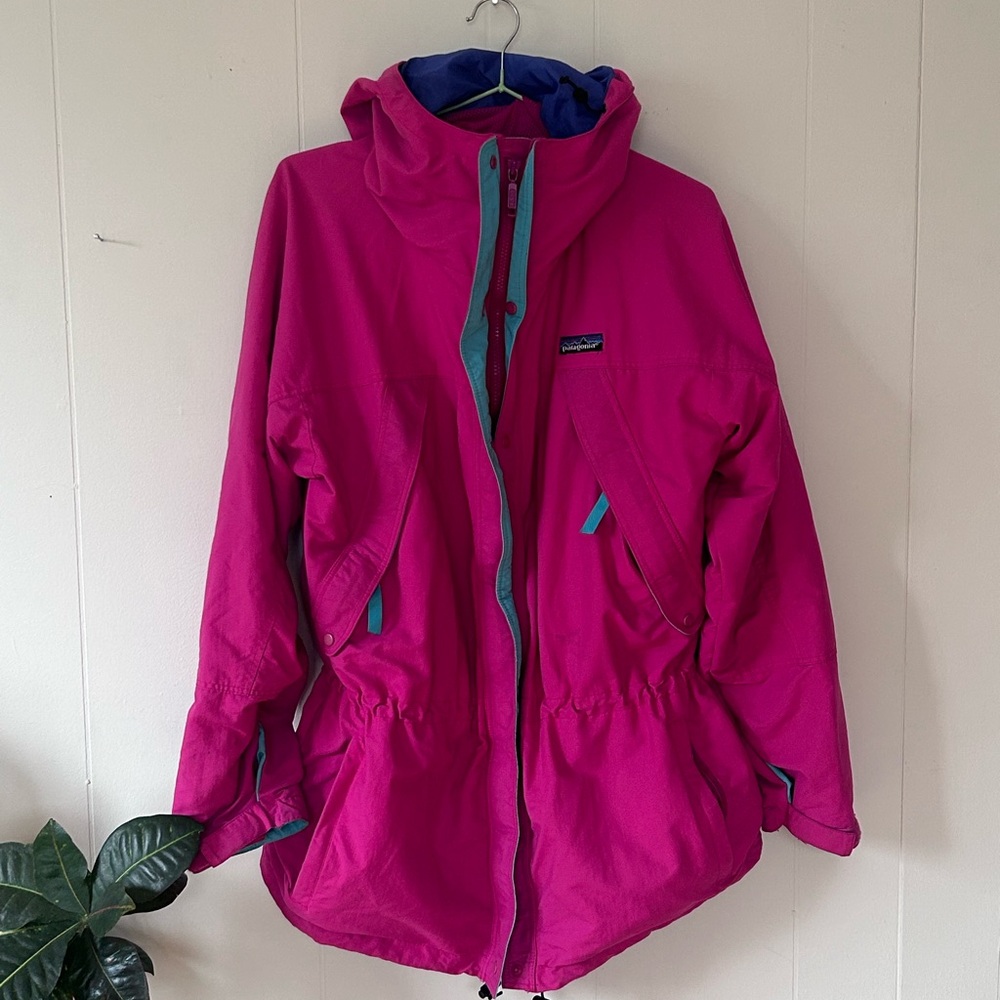 Patagonia Women's Bright Magenta Hooded Jacket with Teal Accents
